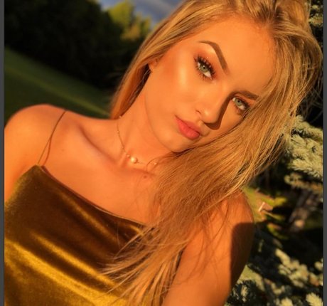 Savanah Moss perfect actress images