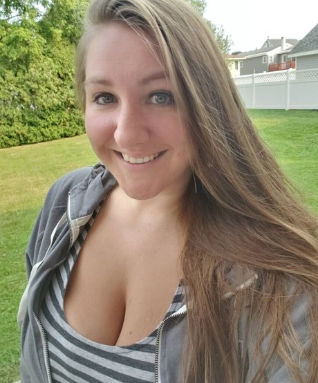 Caityy Cakesss art model galleries