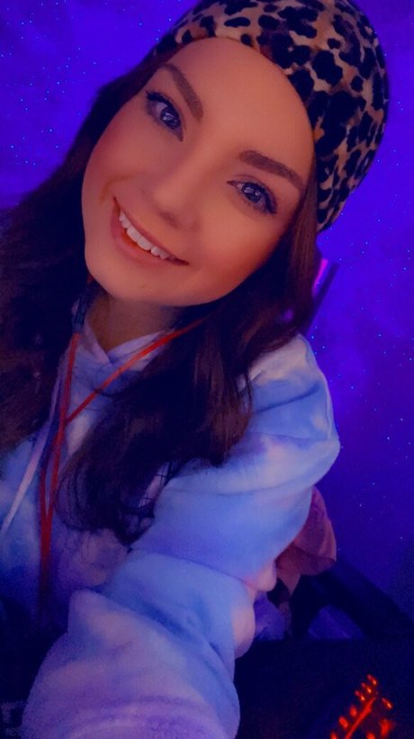 Gingy Gingerliness pornstar hot photo