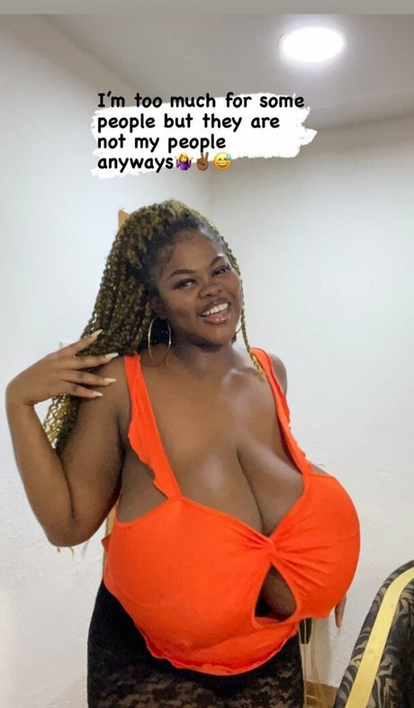 Chioma lovv high quality model pictures