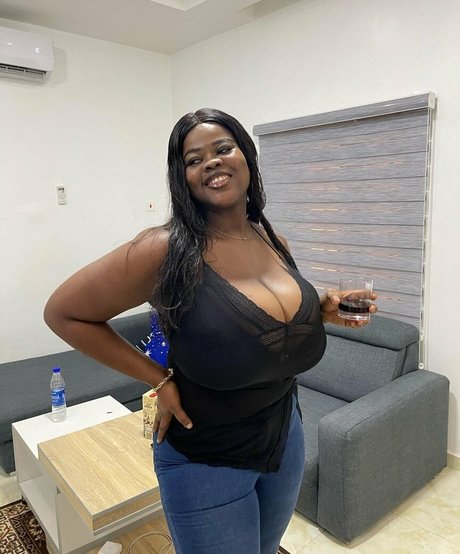 Chioma lovv hd star picture