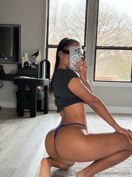 FitBabeXOXO model free photo