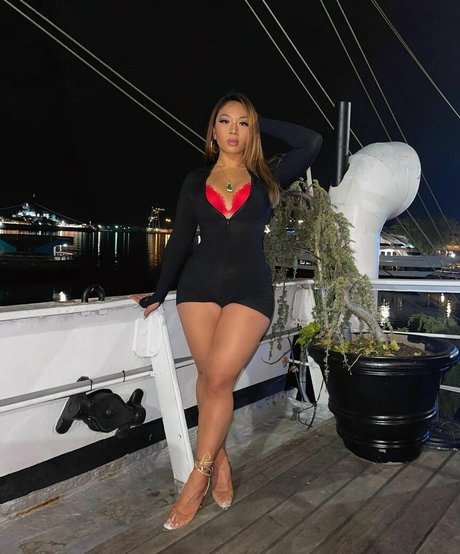 milf yoga onlyfans free naked image