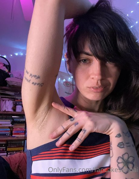 Fapcake Senpai model nude picture