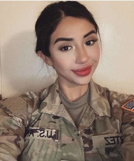 Alexandra Nicole model adult image