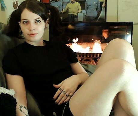 warmfreshpaint model nudes archive