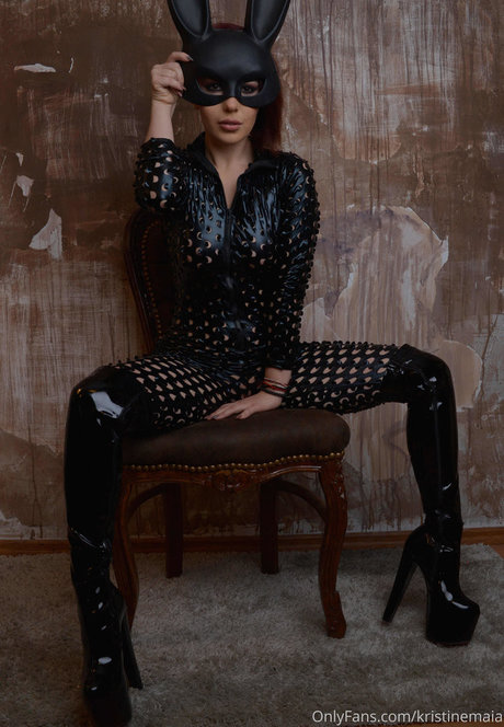 Kristine Maia hot model img