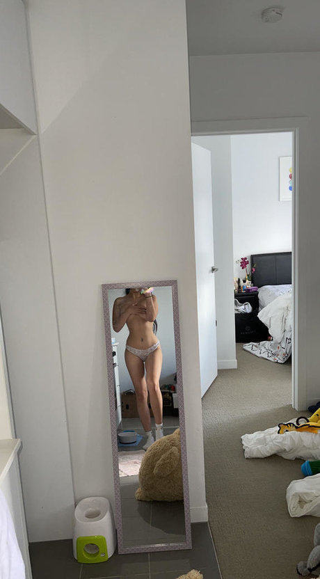 sexy mom onlyfans beautiful picture