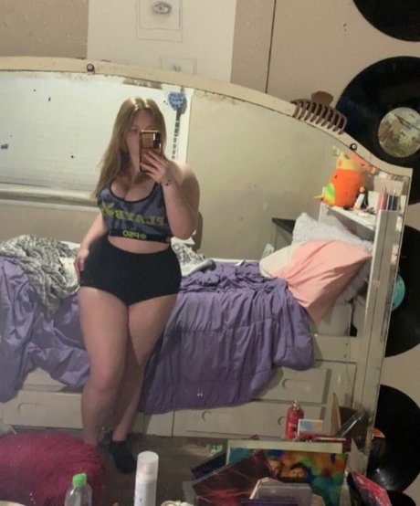 yours___truly___sav1 model free image