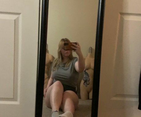 yours___truly___sav1 model perfect img