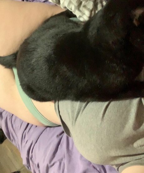 yours___truly___sav1 pornstar hot images