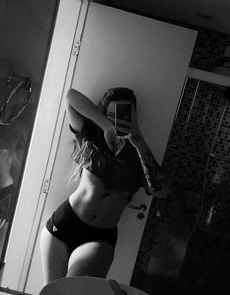 Elanadara high quality actress archive