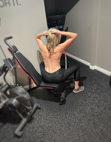 tallgirlalli pornstar erotic img