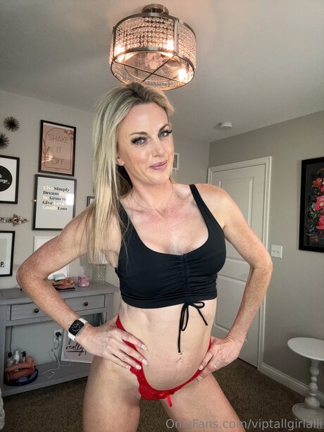 tallgirlalli model perfect pictures