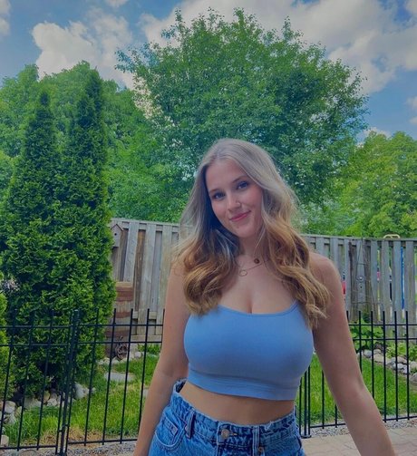 tiktok stars onlyfans pretty img