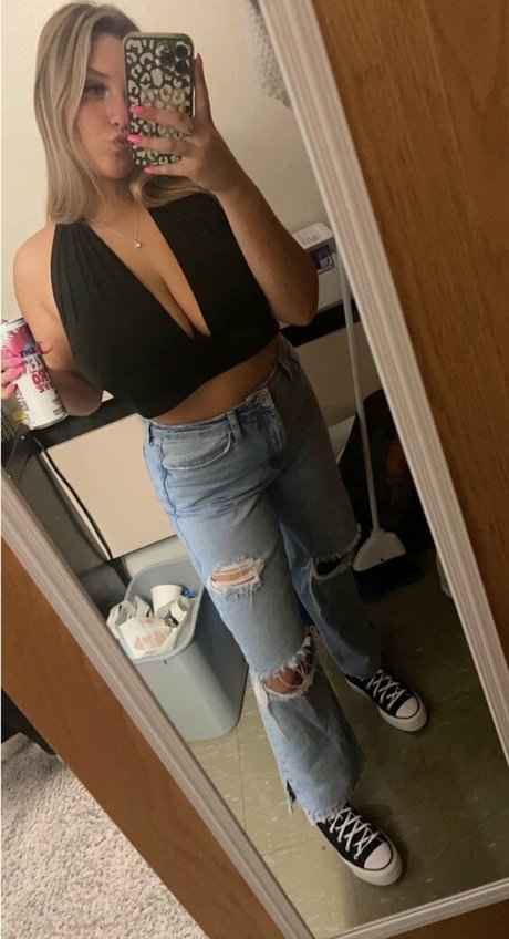 Lorraine De Souza model perfect img