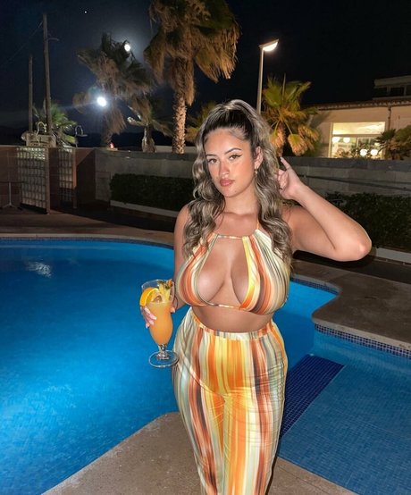 Goldensugaarr model nice photos