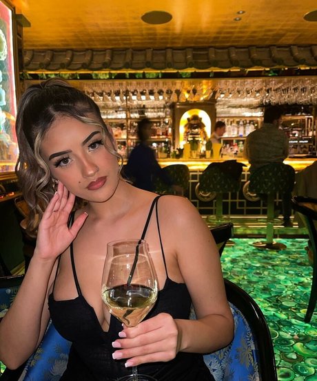 Goldensugaarr star hot pics