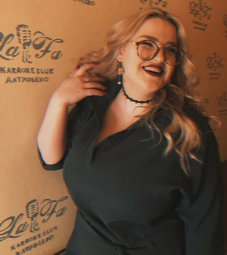 Julia Chegodar erotic star img