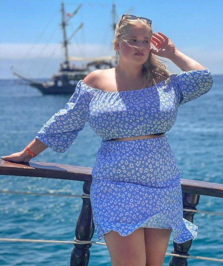 Julia Chegodar star pornographic image