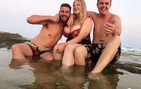 Julia Chegodar sexy actress pics