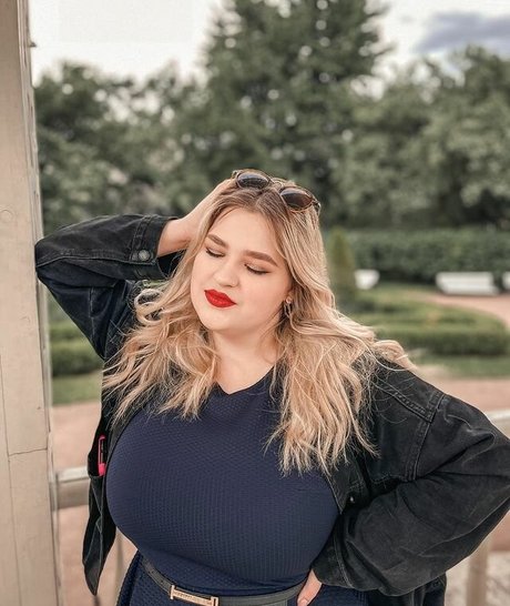 blonde shemale onlyfans sexy nude images