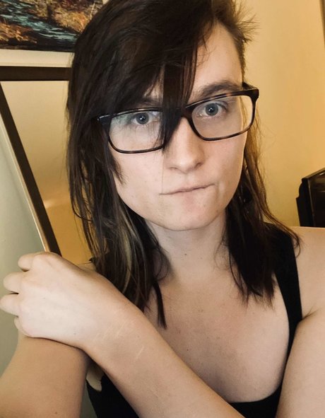 Ava Shade model pornographic pic