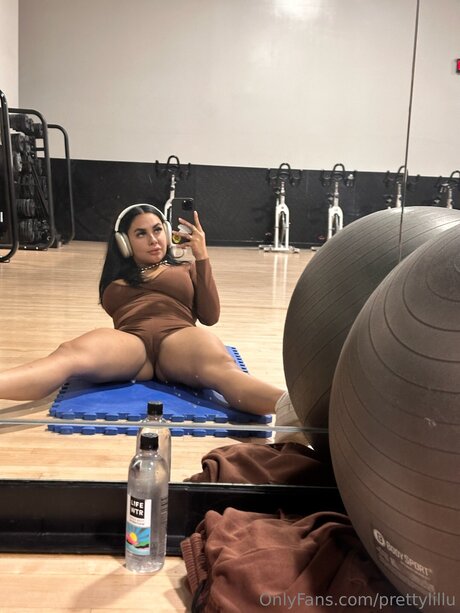 Prettylillu star high quality pictures