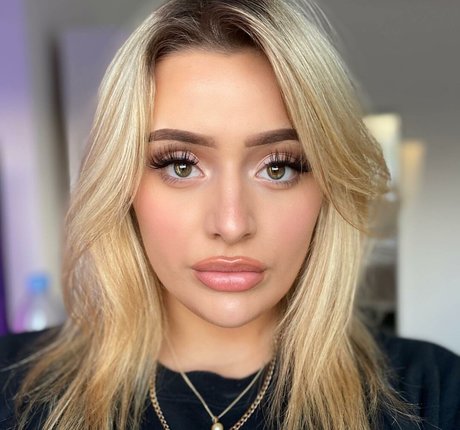 Eleanor Evans star erotic pic