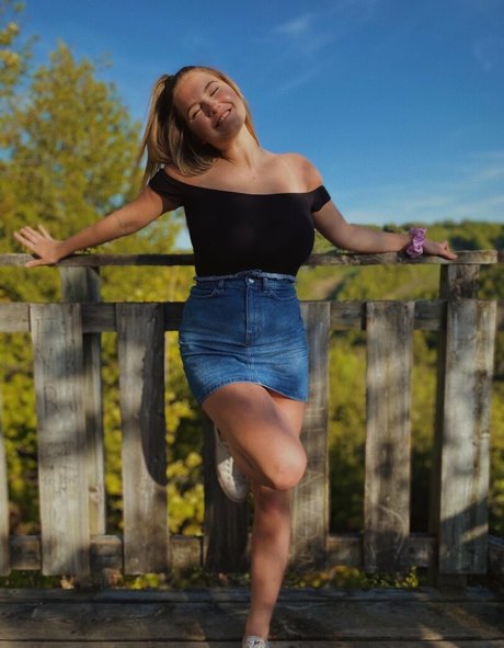 Paige F nude pornstar pictures