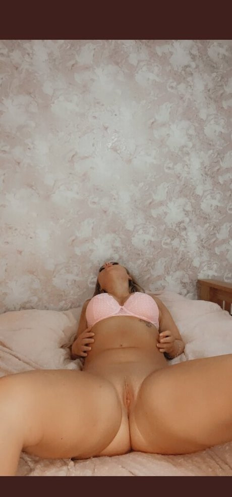 Caitncurves porn star gallery