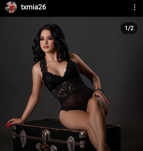 Txmia26 IG beautiful actress image