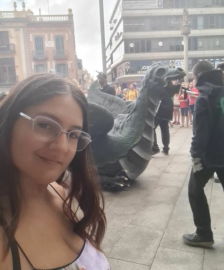 Ann Cygnus model pretty image