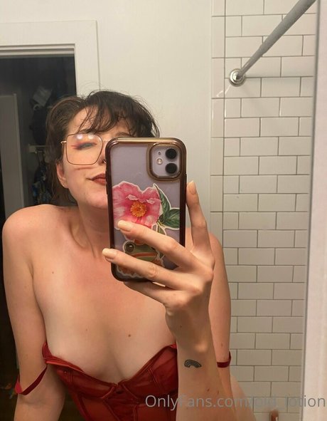 Lotion Wizard star xxx photo