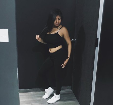 Kimberly Hdeez nudes model photo