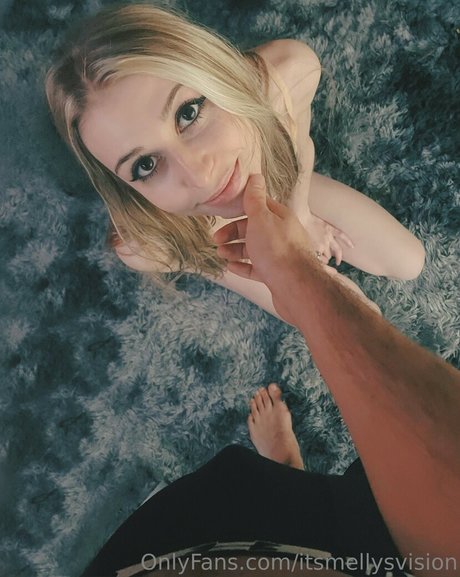 itsmellyvision pornographic model pics