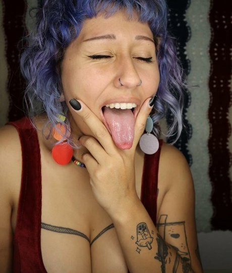 popular onlyfans free xxx images