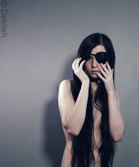 Dekilah star erotic photos