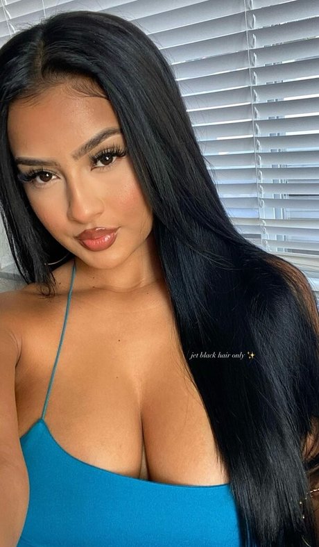 Lucero Crystal model nice pic