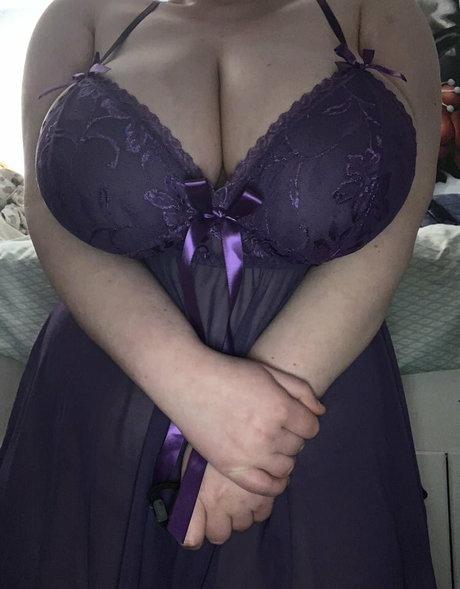 Squishy Lynxie nudes actress photos