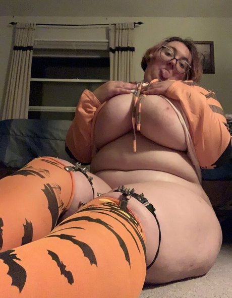 Squishy Lynxie erotic pornstar img