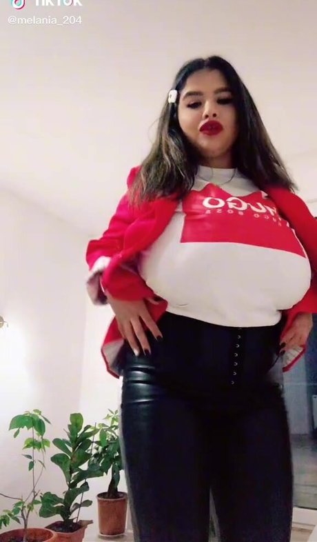 Melannia star naked picture