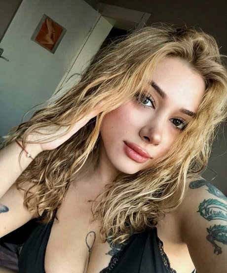 Gaye Nur Demir erotic actress galleries