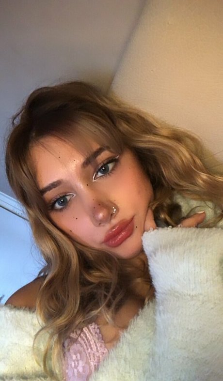 Gaye Nur Demir model images