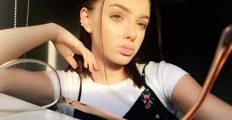 Oxford star nudes pics