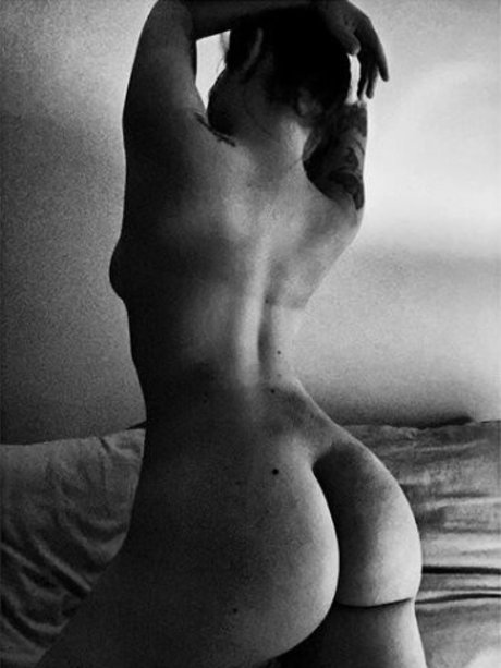 Charlotte Alexandrakis star sexy pics