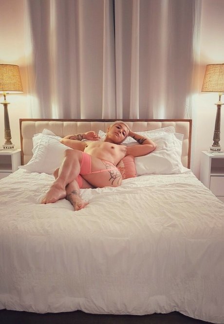 perfect onlyfans pornographic image