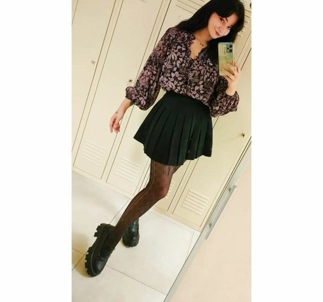 Little Luci pretty pornstar pics