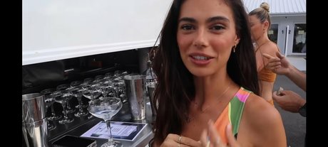 Ashton Wood high quality actress pictures