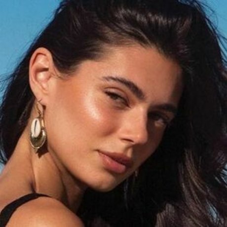 Ashton Wood star best galleries